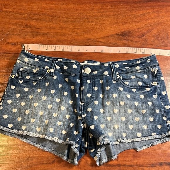 Jalate heart denim shorts juniors size 11 white & blue with faded look - Picture 6 of 7